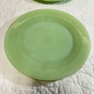 VTG Fire King? Jane Ray? Jadeite 9” Dinner Plate Anchor Hocking?? Unmarked LN
